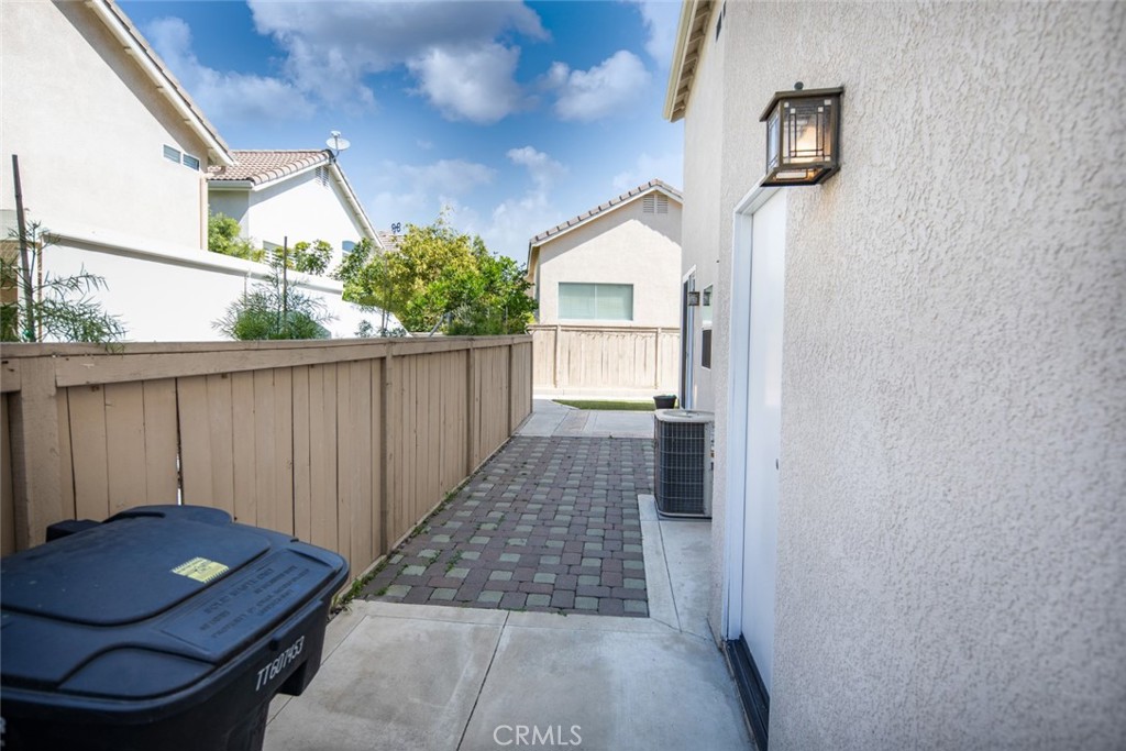 Victoria (VICT) - Residential Lease