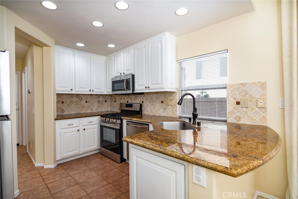 Victoria (VICT) - Residential Lease