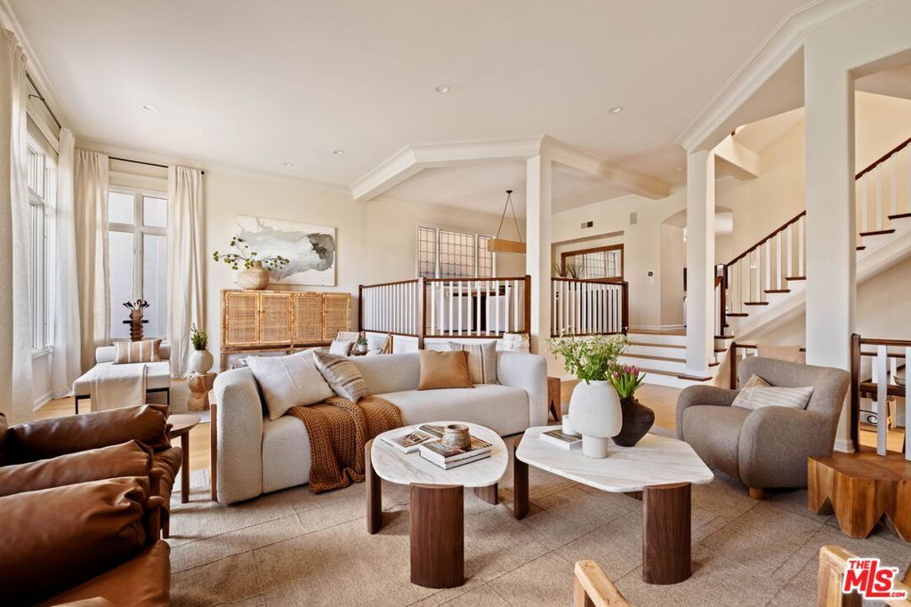 Photo of 5302 Pacific Avenue, Marina Del Rey, CA 90292 (MLS # 26650557)