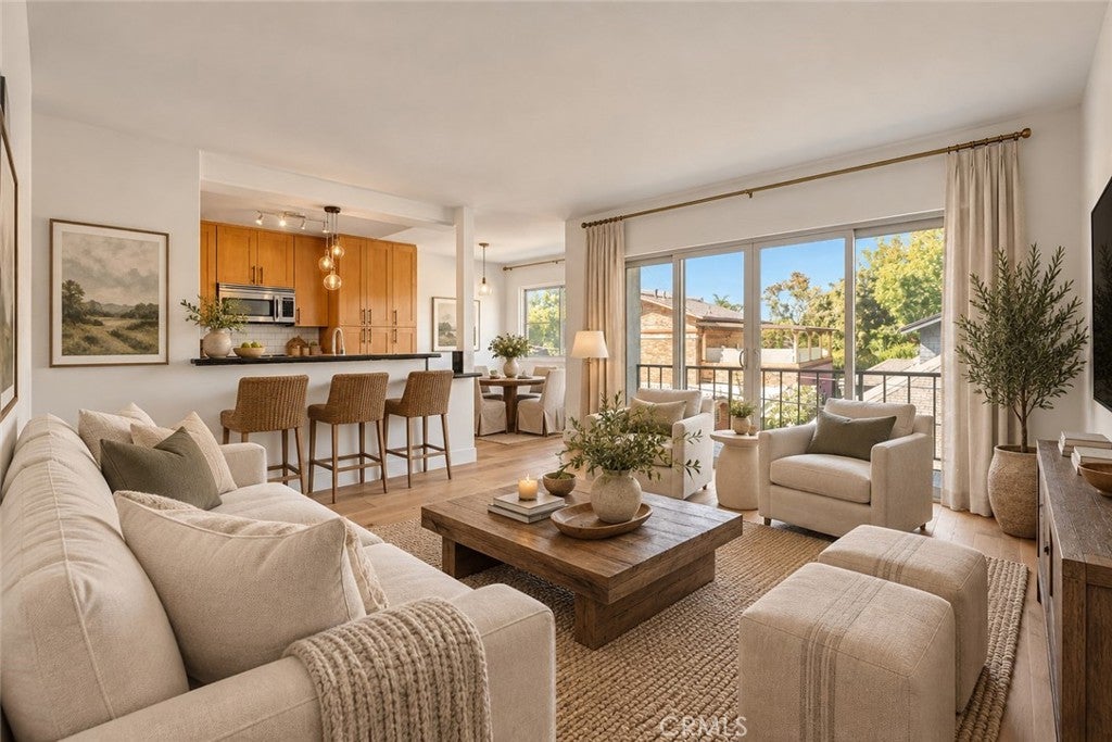 3707 E Livingston 306