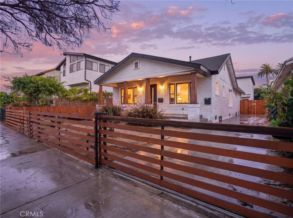 2342 S Cochran
