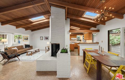 Photo of 3858 Roble Vista Drive, Los Angeles, CA 90027 (MLS # 26668435)