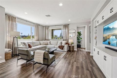 Photo of 13219 Victory Boulevard, Van Nuys, CA 91401 (MLS # SR26137377)