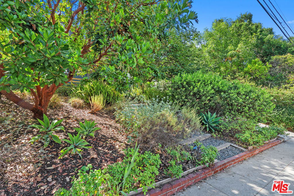 2136 Lemoyne Street