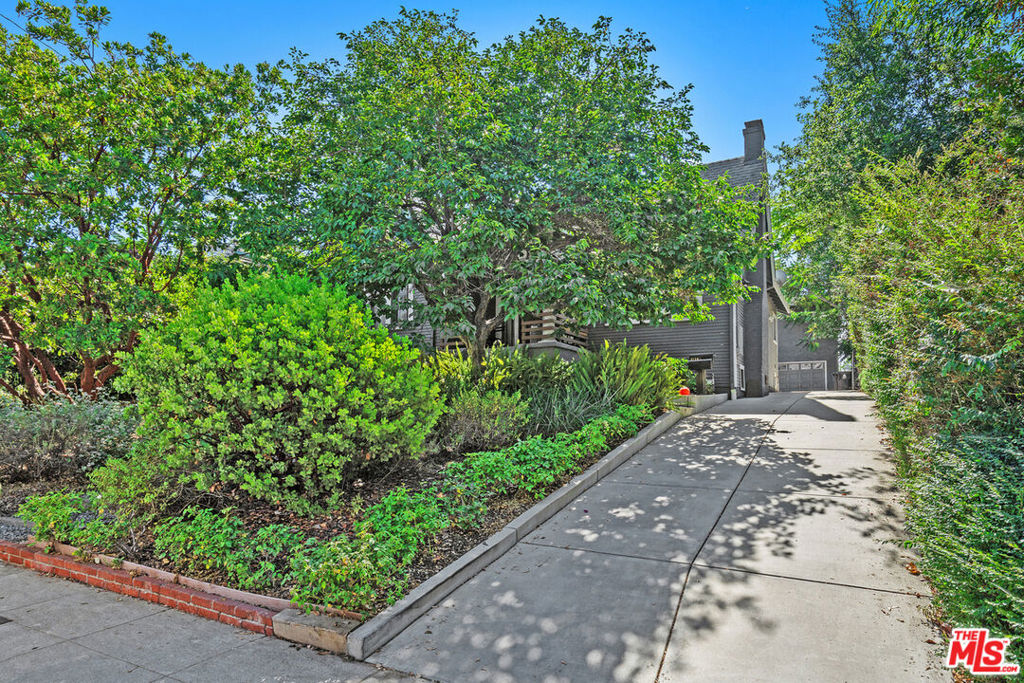 2136 Lemoyne Street