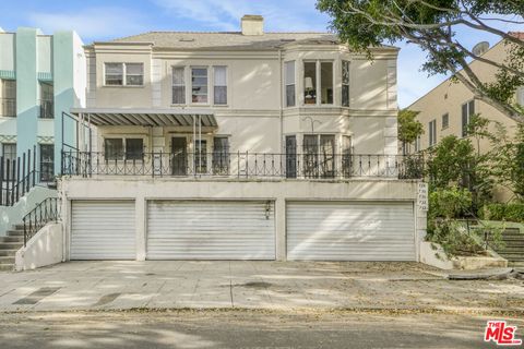 Photo of 728 S Genesee Avenue, Los Angeles, CA 90036 (MLS # 26644777)