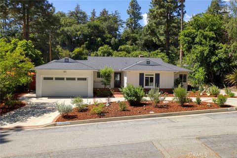 Photo of 5127 Solliden Ln, La Canada Flintridge, CA 91011 (MLS # GD26080840)
