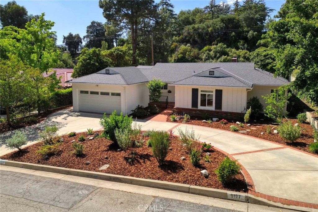 Photo of 5127 Solliden Ln, La Canada Flintridge, CA 91011 (MLS # GD26080840)