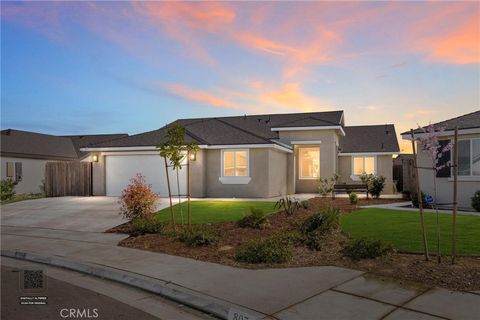 Photo of 807 Potts Point Way, Bakersfield, CA 93307 (MLS # PI26059933)