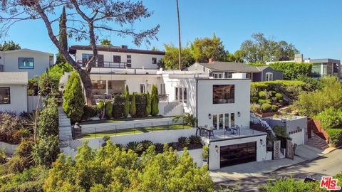 Photo of 3479 Wonder View Drive, Los Angeles, CA 90068 (MLS # 25608715)