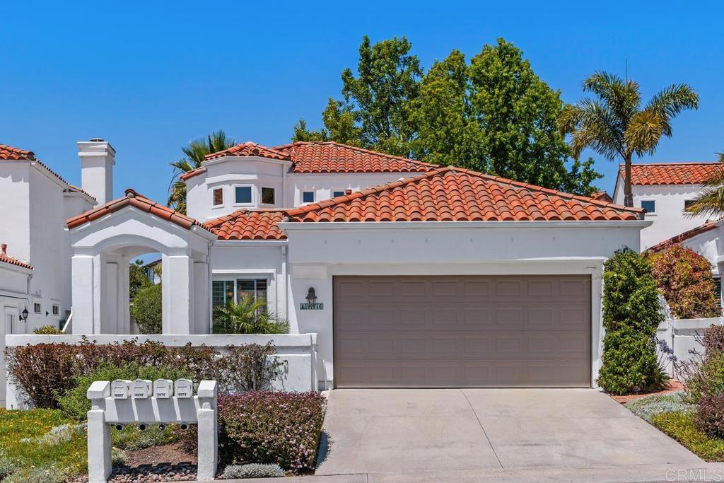 4976 Lamia Way