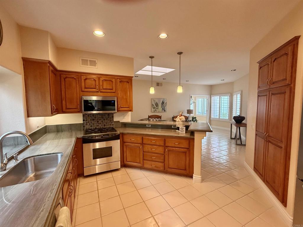 4976 Lamia Way