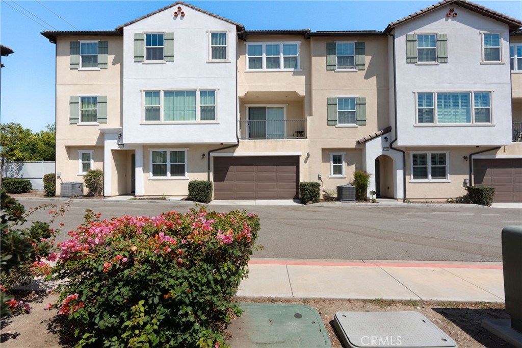 Welcome to The Avenue – North Pomona’s Newest and Most Desirable Community!
This newer construction home offers modern living in one of North Pomona’s nicest neighborhoods. With approximately 1,826 square feet of living space, this well-designed residence features 3 spacious bedrooms, 3.5 bathrooms, and an attached 2-car garage.
The open-concept kitchen is a true highlight, showcasing elegant quartz countertops, a large center island, and stainless steel appliances including a gas range, built-in microwave, and dishwasher—perfect for both everyday living and entertaining.
Additional features include a low monthly HOA fee and no Mello-Roos, providing excellent value. Whether you're a growing family or a student seeking a comfortable and quiet community, this home is a fantastic choice for long-term living.