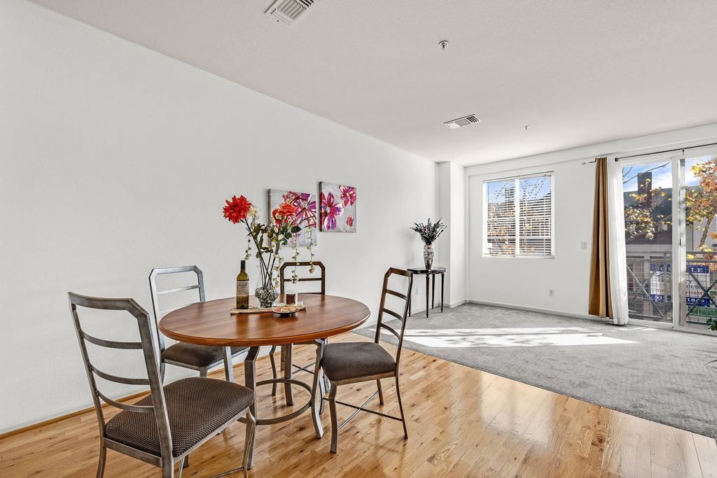 Photo of 710 City Walk Pl #4, Hayward, CA 94541 (MLS # 41121076)