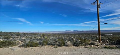 Photo of 800 Meehleis, Lucerne Valley, CA 92356 (MLS # HD26045313)