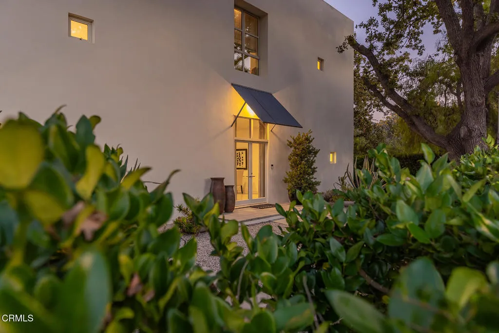 Ojai, California 93023, United States, 2 Bedrooms Bedrooms, ,2 BathroomsBathrooms,Residential,Active,253632