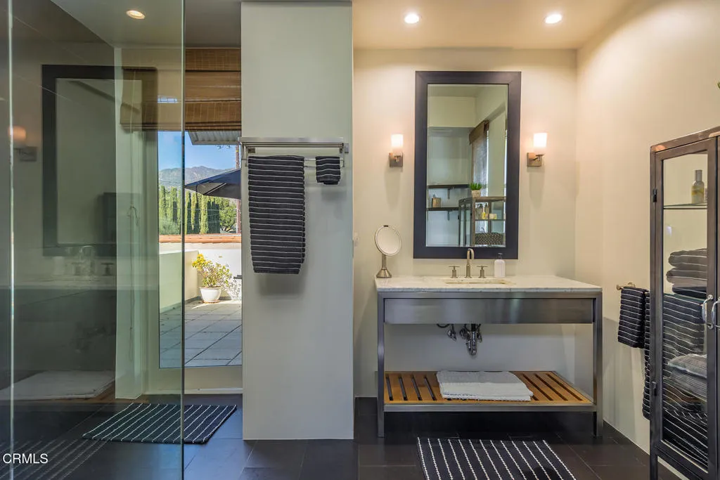 Ojai, California 93023, United States, 2 Bedrooms Bedrooms, ,2 BathroomsBathrooms,Residential,Active,253632