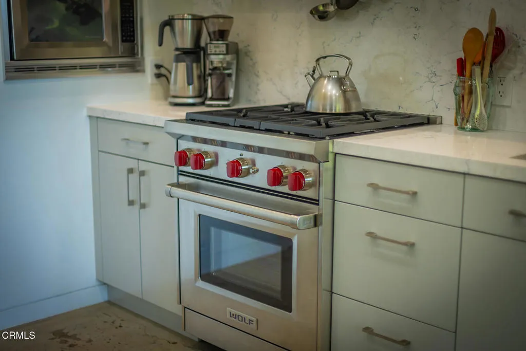 Ojai, California 93023, United States, 2 Bedrooms Bedrooms, ,2 BathroomsBathrooms,Residential,Active,253632