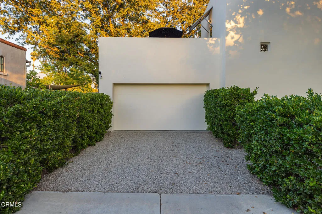 Ojai, California 93023, United States, 2 Bedrooms Bedrooms, ,2 BathroomsBathrooms,Residential,Active,253632