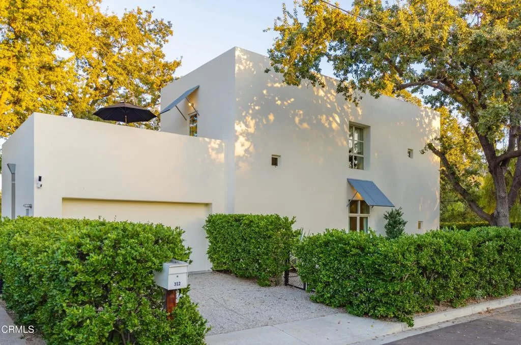 Ojai, California 93023, United States, 2 Bedrooms Bedrooms, ,2 BathroomsBathrooms,Residential,Active,253632