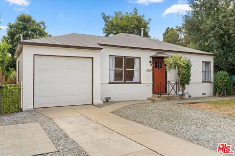 Photo of 14654 Haynes Street, Van Nuys, CA 91411 (MLS # 26991987)