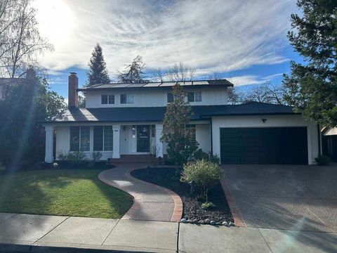 Photo of 1212 Vintner Way Way, Pleasanton, CA 94566 (MLS # 41120357)