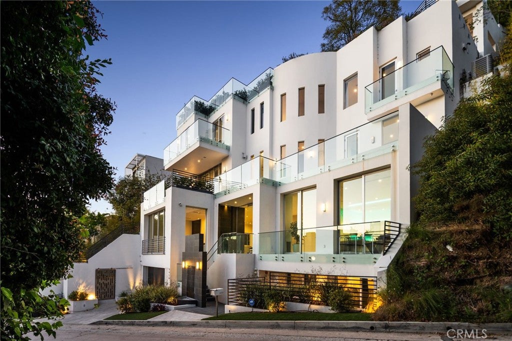 9459 Beverly Crest DR
