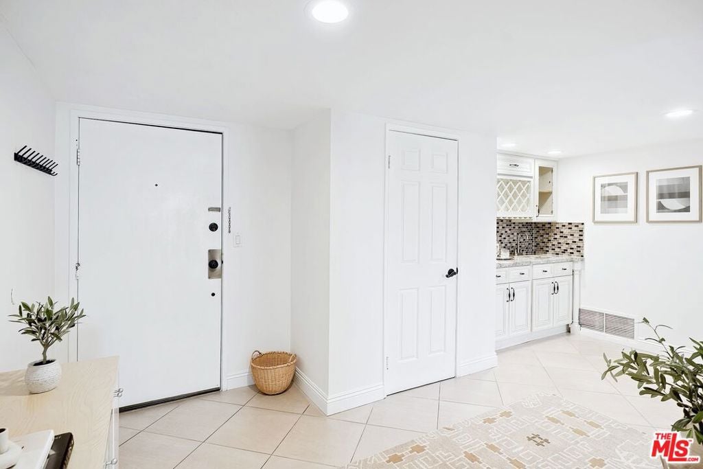 Photo of 1215 Brockton Avenue #203, Los Angeles, CA 90025 (MLS # 26831277)