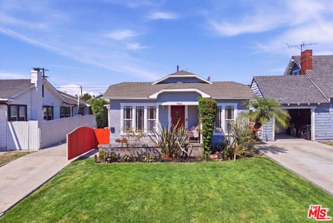 Photo of 5345 S Victoria Avenue, Los Angeles, CA 90043 (MLS # 26875975)