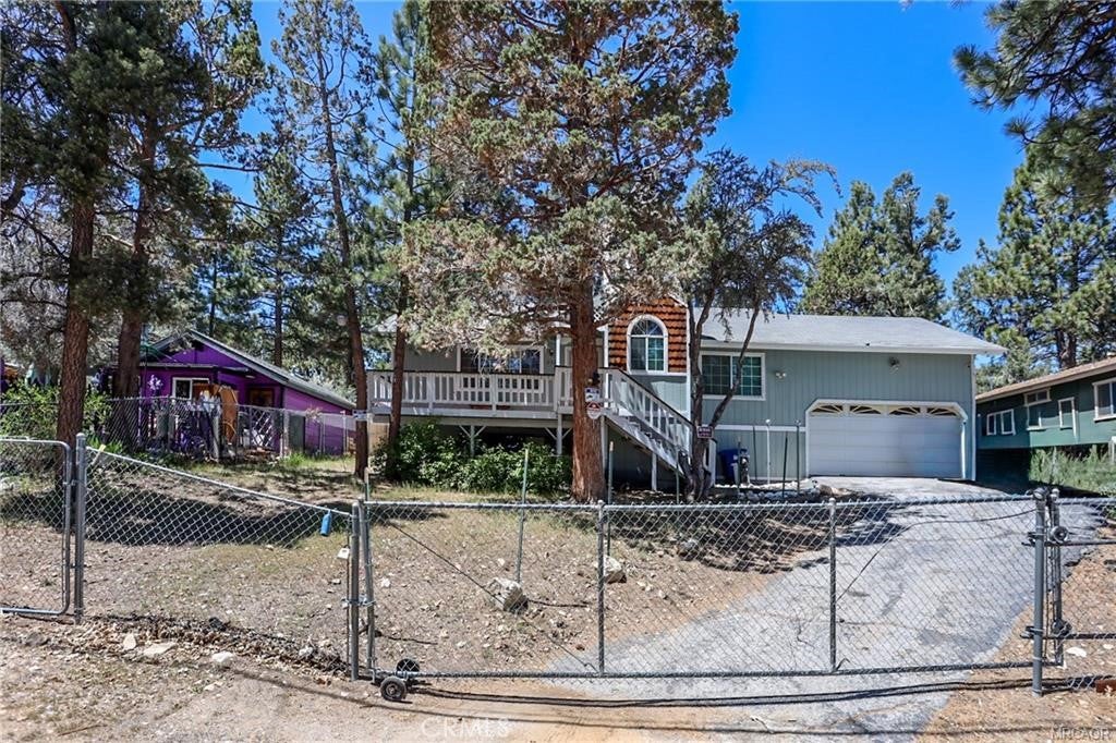 252 Riverside