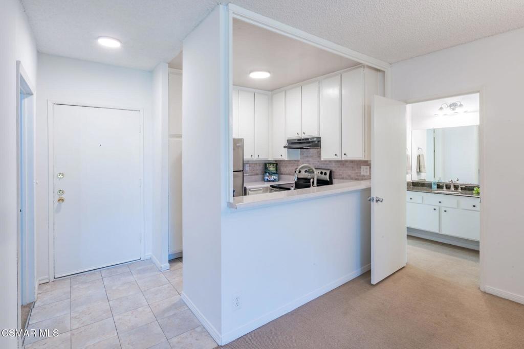 Properties 3 11645 Montana Avenue 318