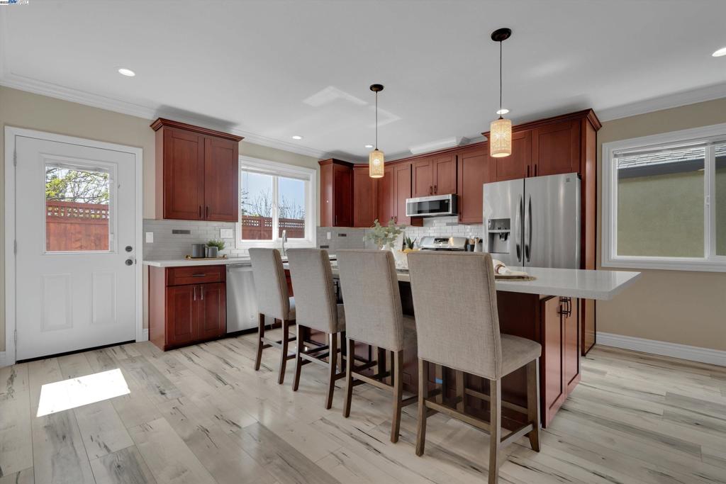 REDWOOD HEIGHTS - Residential