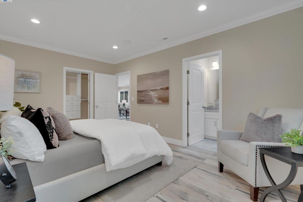 REDWOOD HEIGHTS - Residential