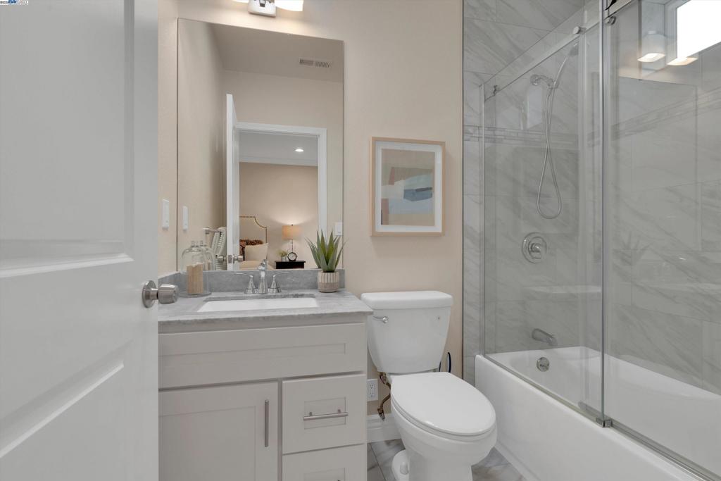 REDWOOD HEIGHTS - Residential