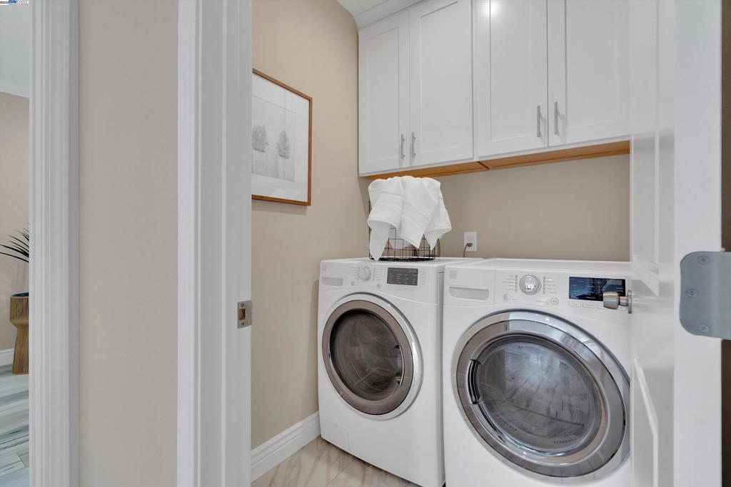 REDWOOD HEIGHTS - Residential