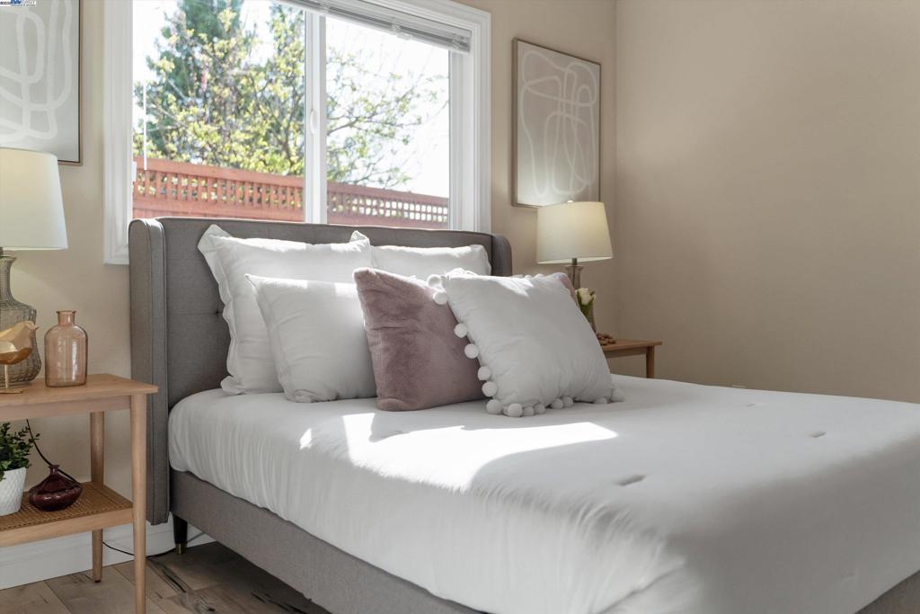 REDWOOD HEIGHTS - Residential