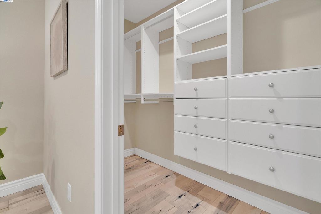 REDWOOD HEIGHTS - Residential