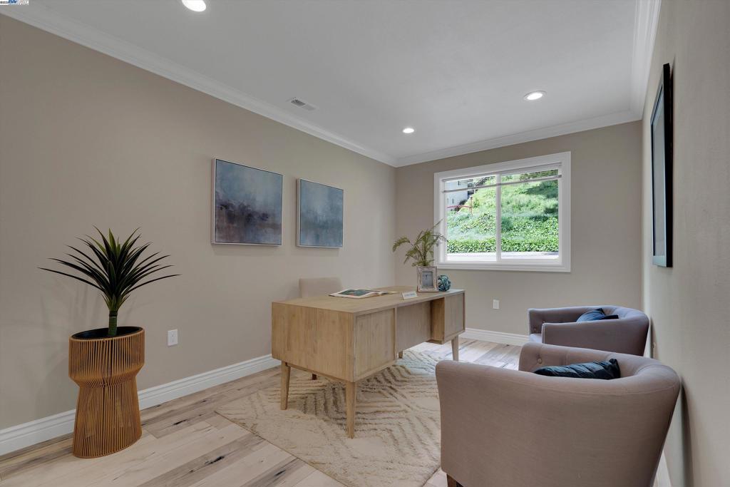 REDWOOD HEIGHTS - Residential