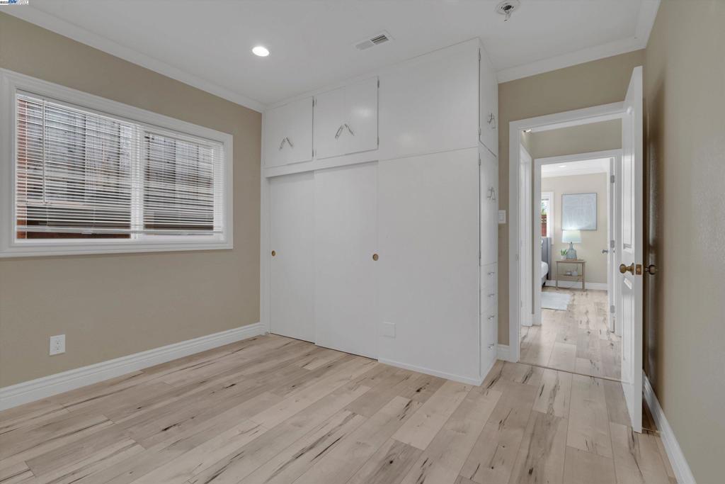 REDWOOD HEIGHTS - Residential