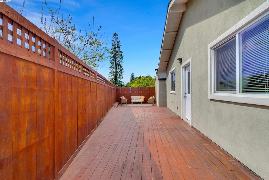 REDWOOD HEIGHTS - Residential