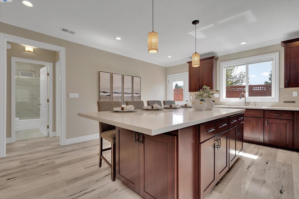 REDWOOD HEIGHTS - Residential