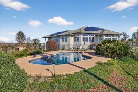 Photo of 4620 Sandpiper Ln, Paradise, CA 95969 (MLS # SN26153488)