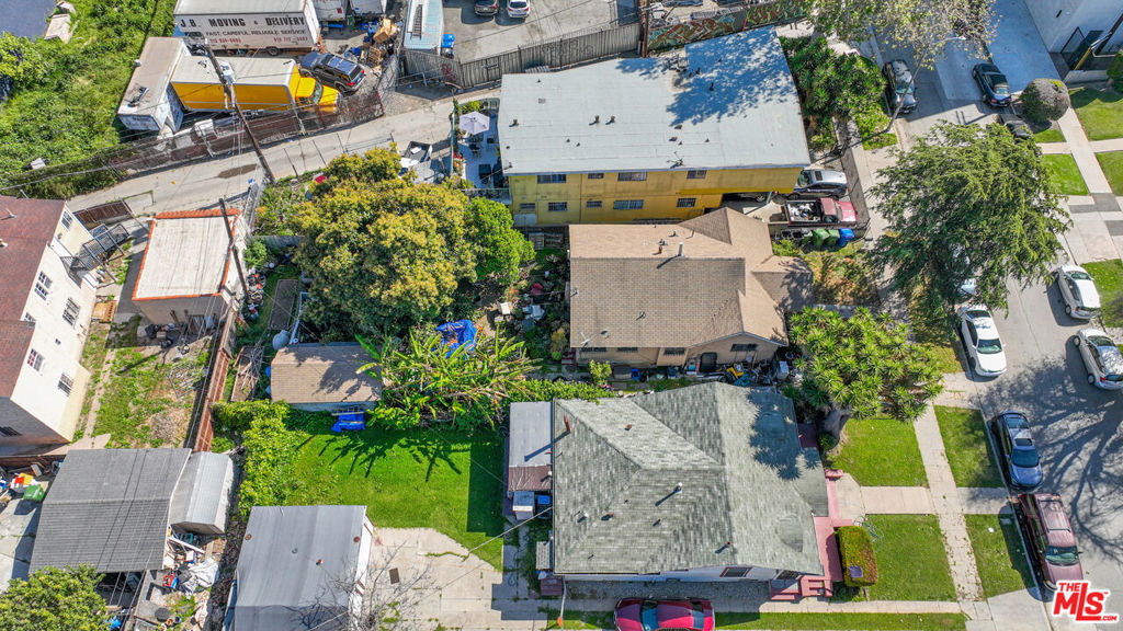2524 S Sycamore Avenue
