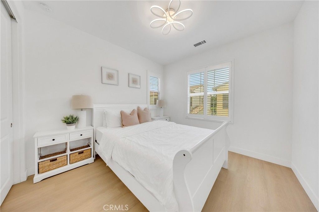listing image 130724114079445202915