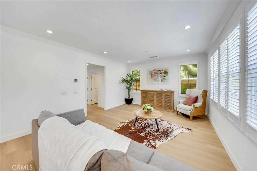 listing image 130725345979468063735