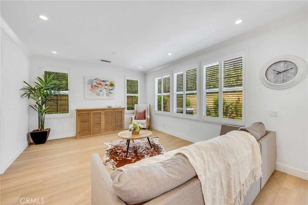 listing image 130725535660067035227