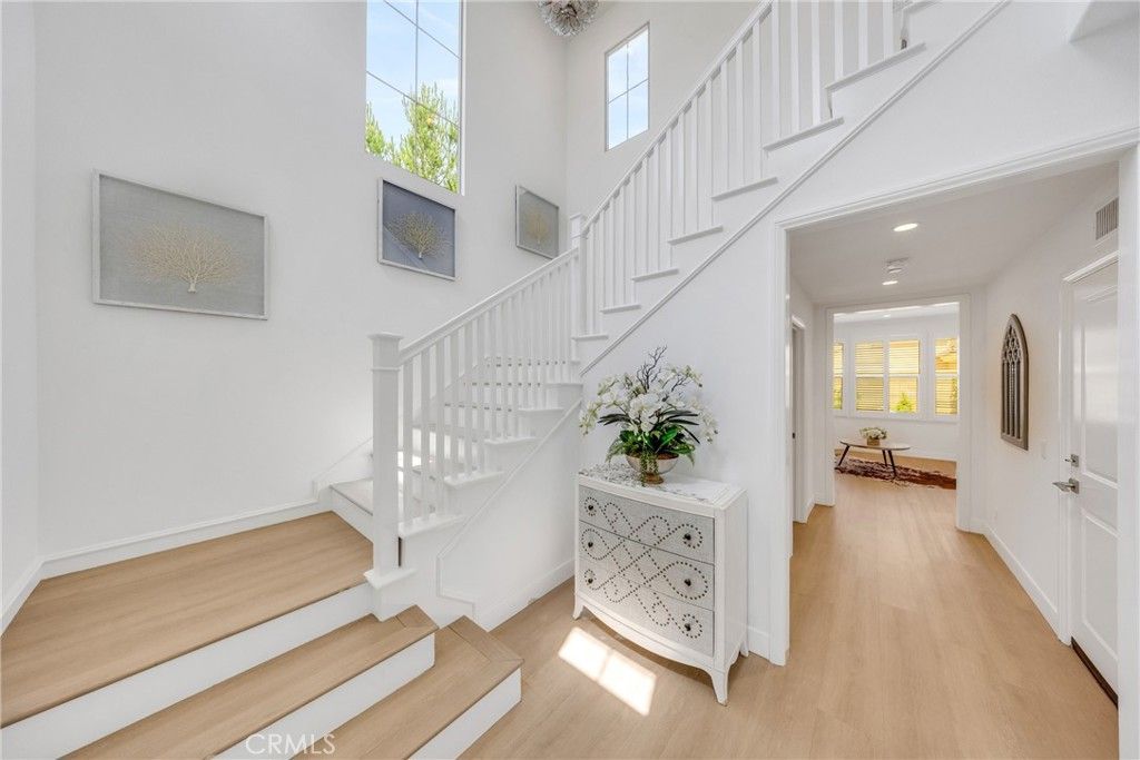 listing image 130720773102819386771