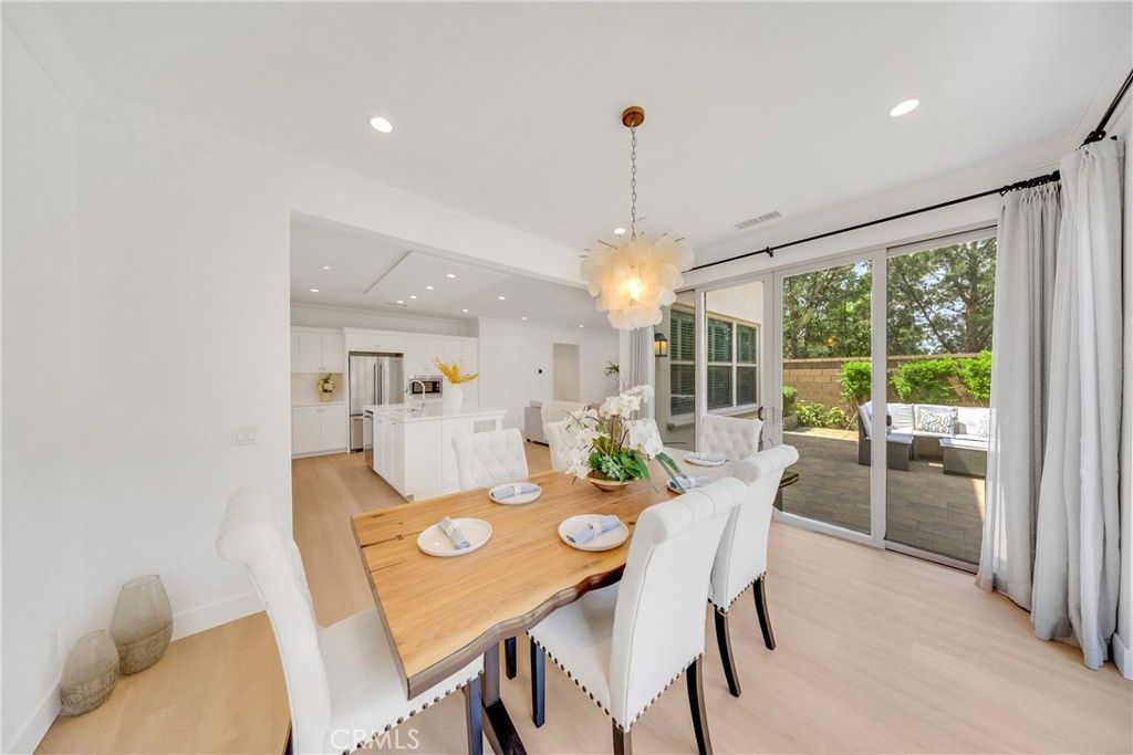 listing image 130727371272052815064