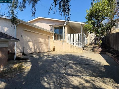 Photo of 729 Pennsylvania St St, Vallejo, CA 94590 (MLS # 41127725)