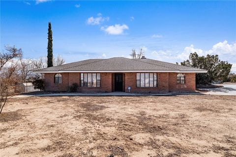 Photo of 9925 Balsam Ave, Hesperia, CA 92345 (MLS # HD26033752)